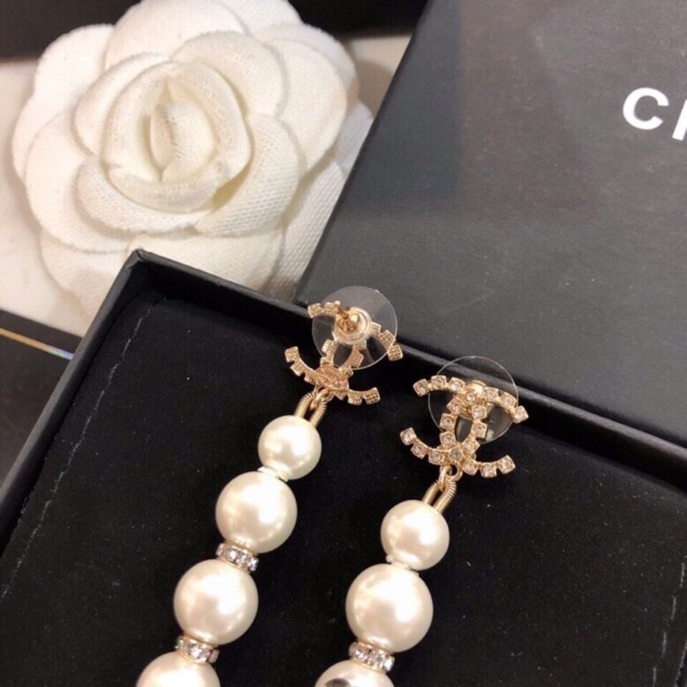 Chanel earrings - Picture 6 of 8